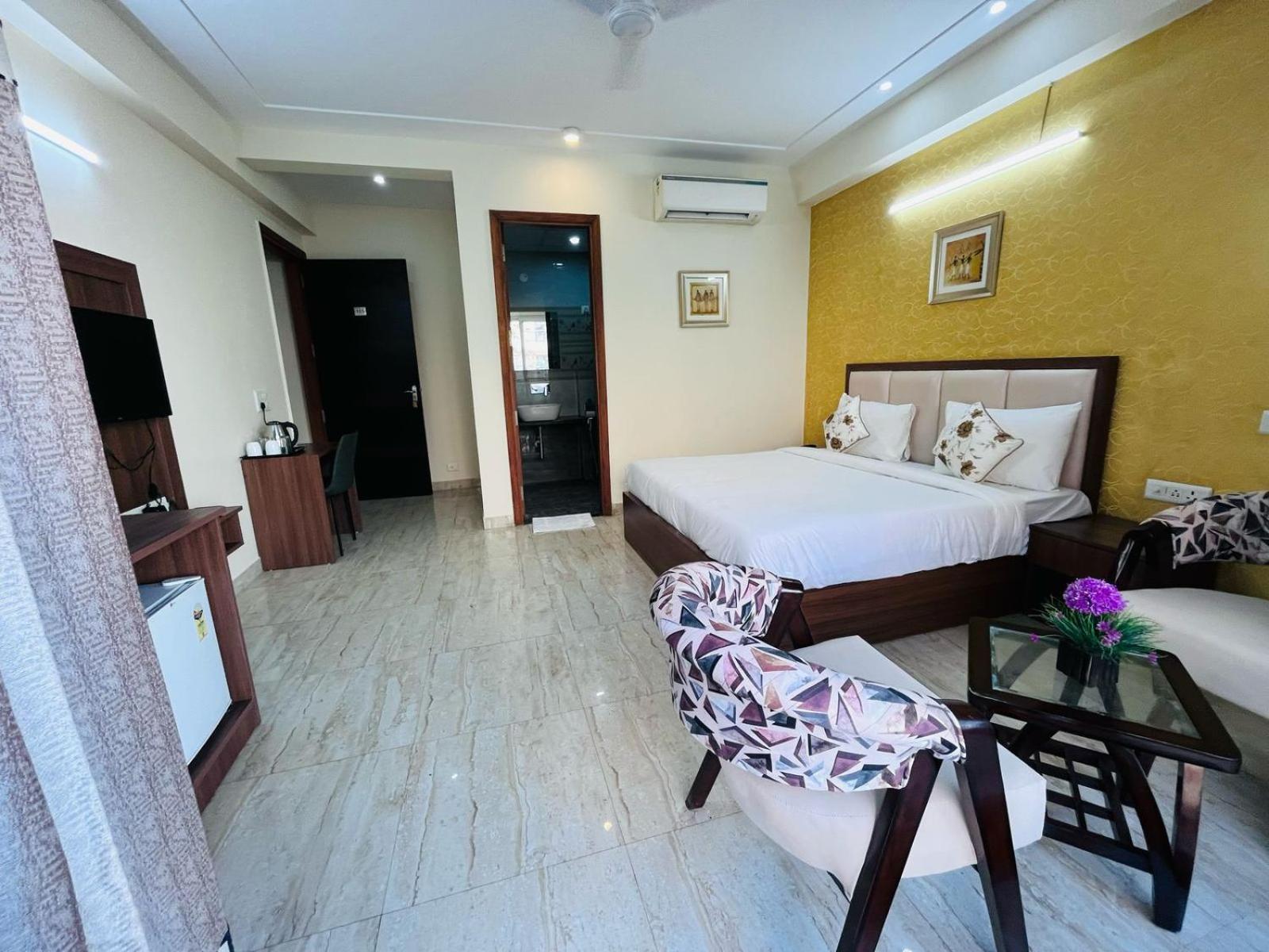 גורגאון Hotel The Luxe 18 - Golf Course Road מראה חיצוני תמונה