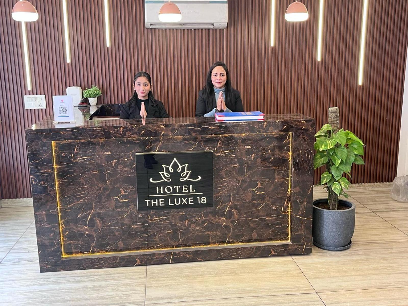 גורגאון Hotel The Luxe 18 - Golf Course Road מראה חיצוני תמונה