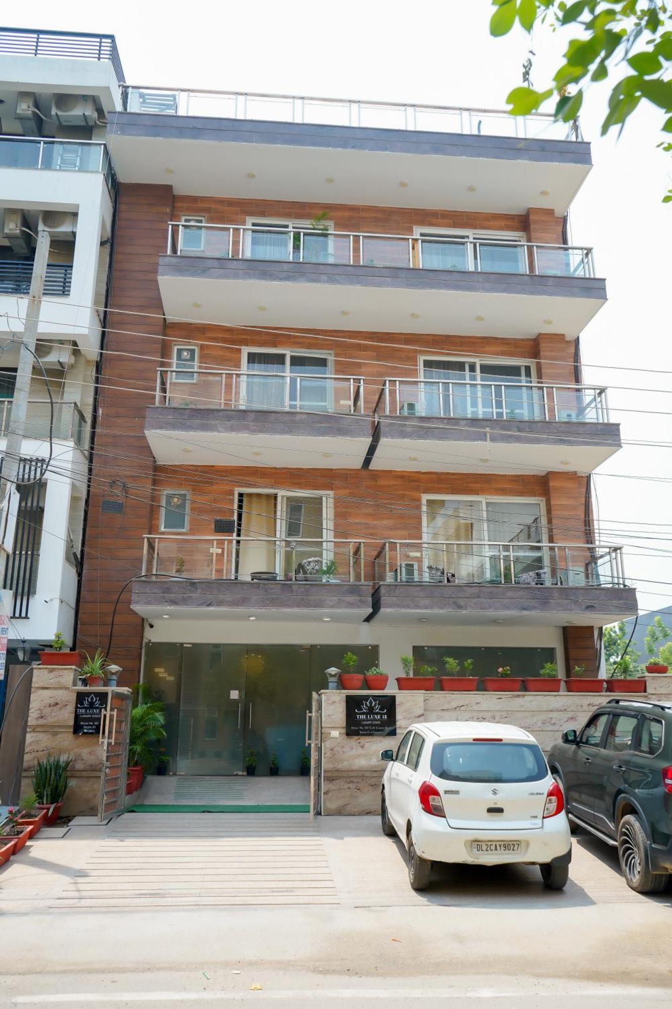 גורגאון Hotel The Luxe 18 - Golf Course Road מראה חיצוני תמונה