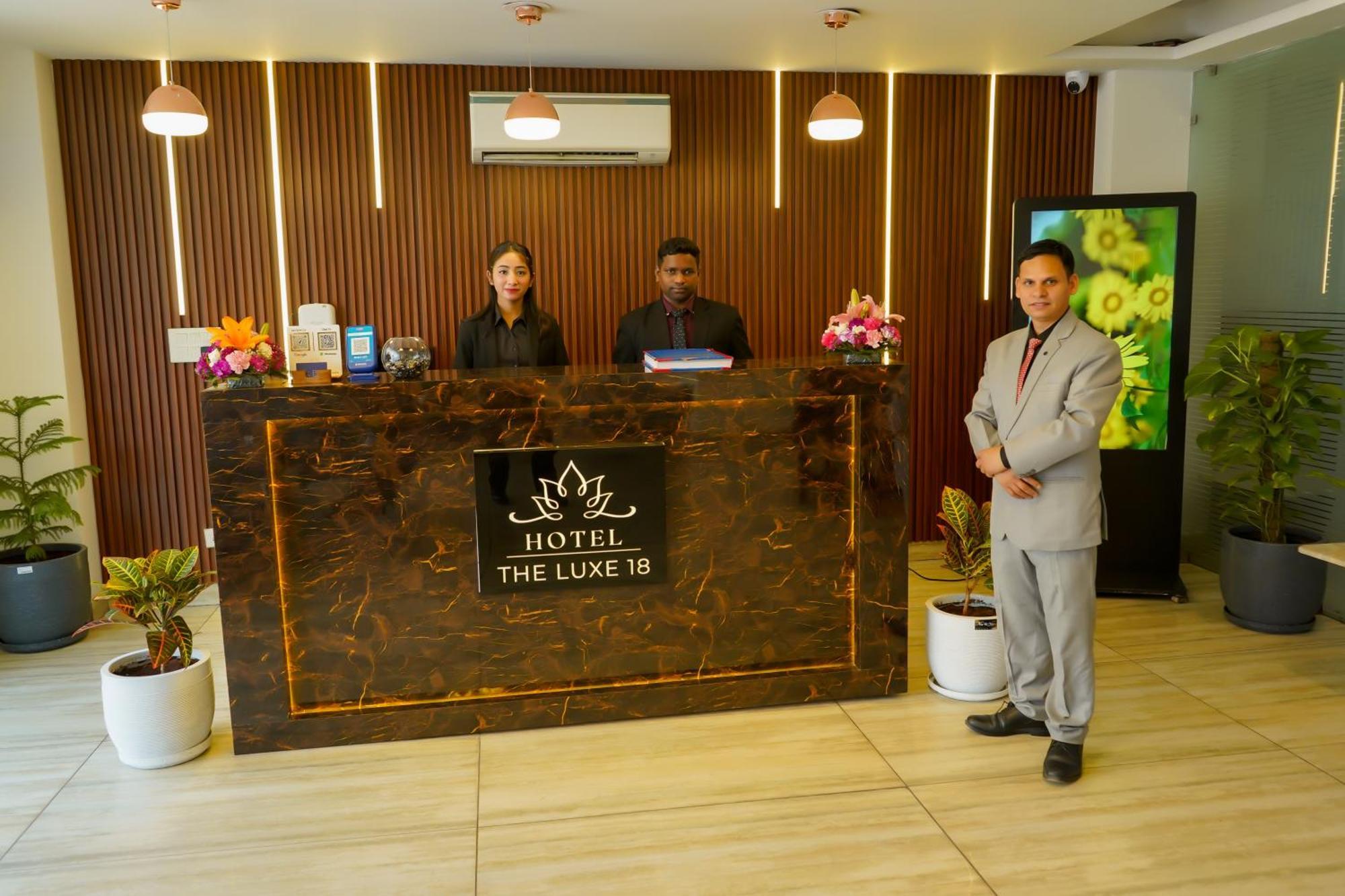 גורגאון Hotel The Luxe 18 - Golf Course Road מראה חיצוני תמונה