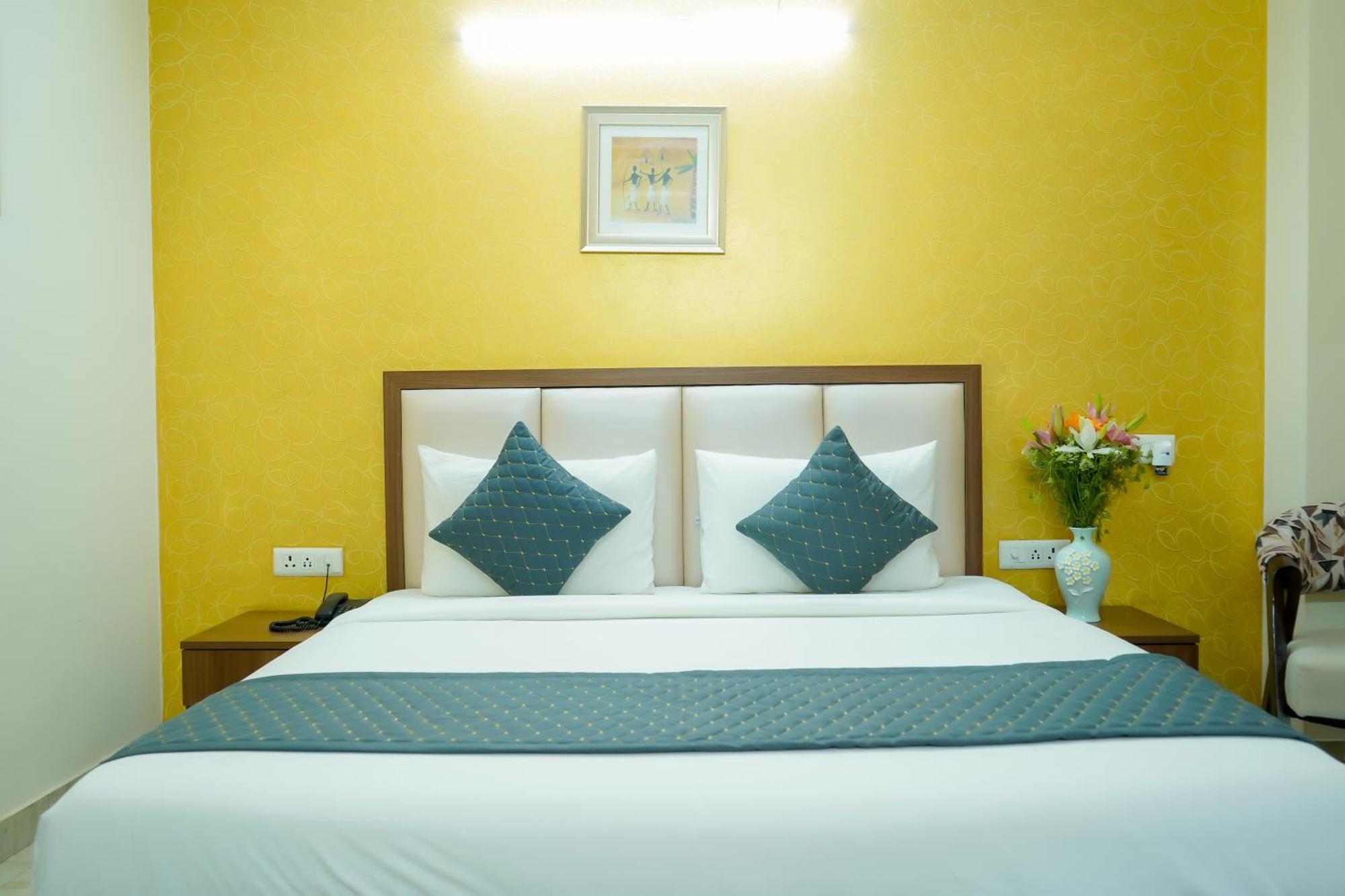 גורגאון Hotel The Luxe 18 - Golf Course Road מראה חיצוני תמונה