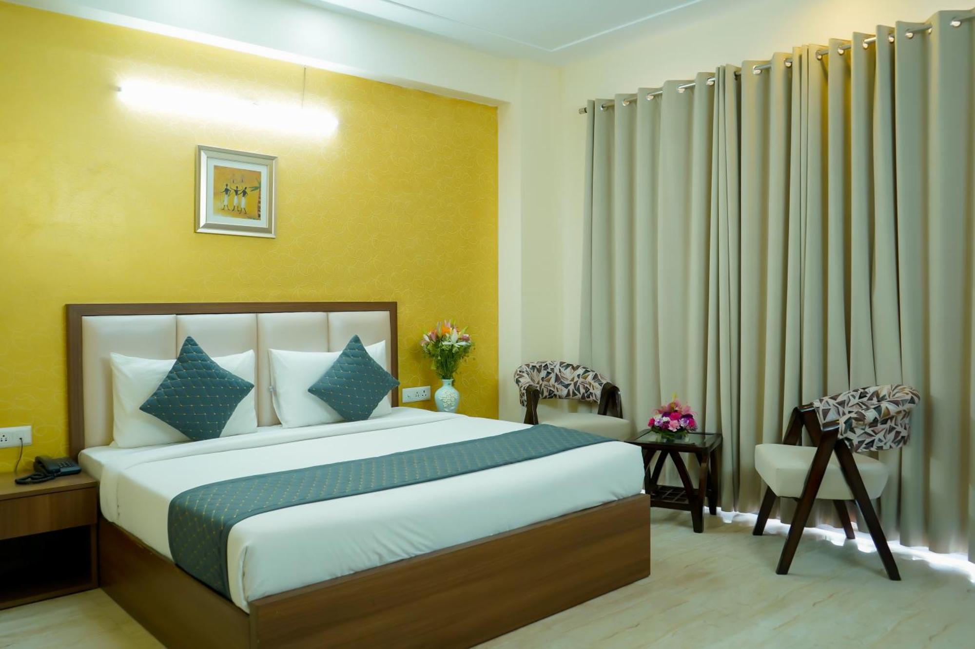 גורגאון Hotel The Luxe 18 - Golf Course Road מראה חיצוני תמונה